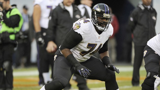 Michael Oher off the snap